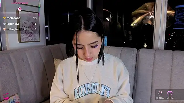 Daphne_chers Chat XXX in diretta