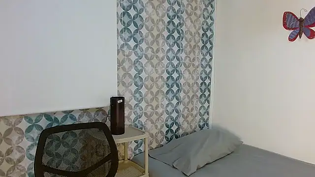 Emilybateee's Live XXX Chat