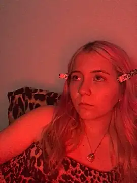 Blondie_Sofia_Essexbabe's Live XXX Chat
