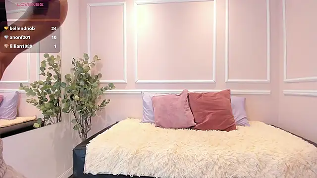 Lucy_Canel's Live XXX Chat