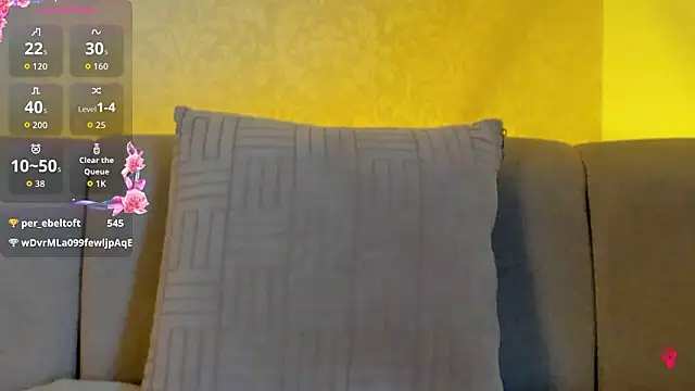 Emmi_Roberts' Live XXX Chat