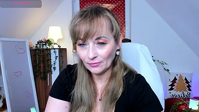 XXX chat uživo modela naughtymilane