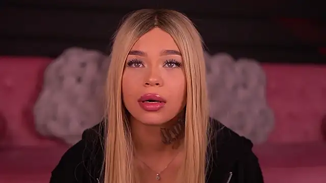 دردشة NickyBenz الجنسية المباشرة