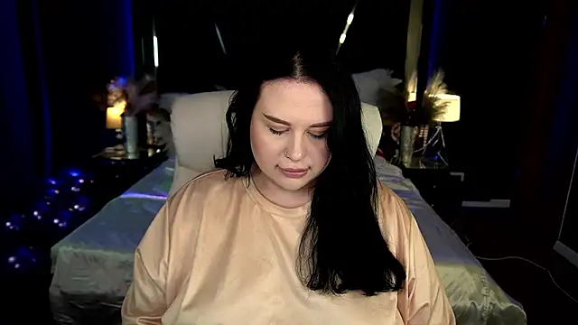 SerahMirabeli's Live XXX Chat