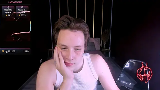 LeoMooree's Live XXX Chat