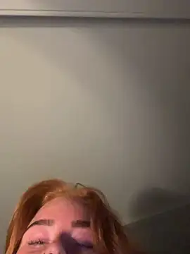 Ellieskyyee1's Live XXX Chat