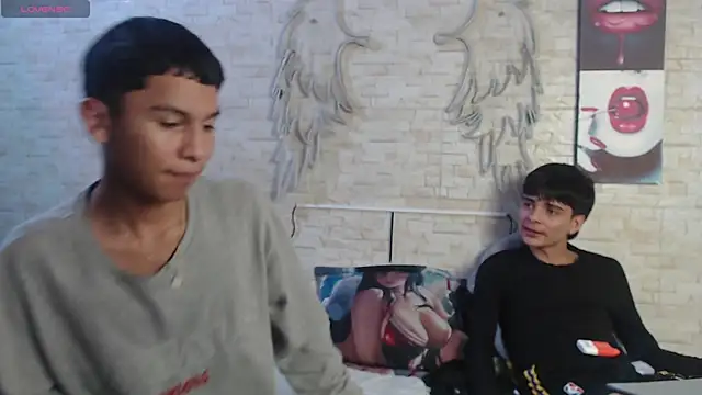 Czat XXX na żywo – axel_milo_kairo_and_noa