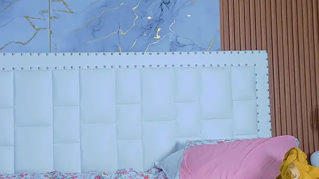 curvybrunnete's Live XXX Chat