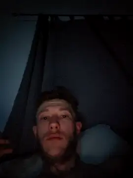 Andreas2335: διαδικτυακό σόου στην κάμερα