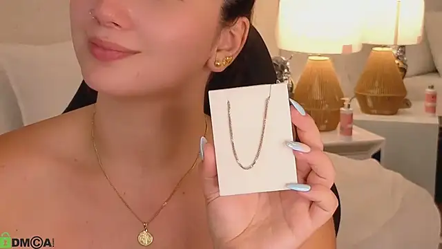 ava_blueのライブXXXチャット