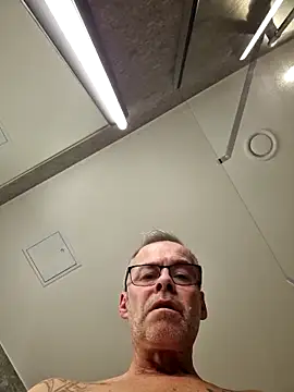 Chatroom XXX en direct de DarrenSullivanSlut