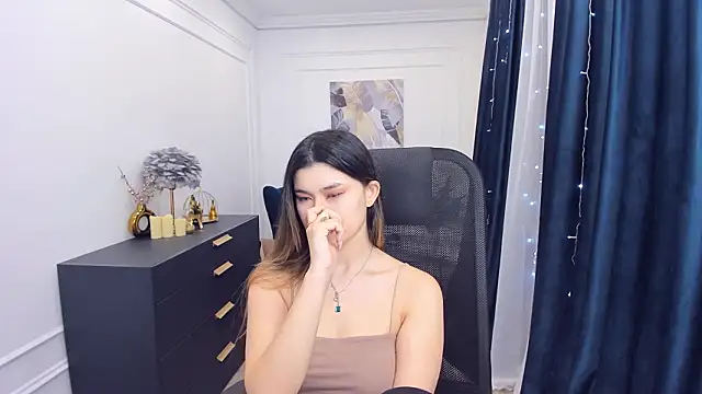 AnneTLi Chat XXX in diretta