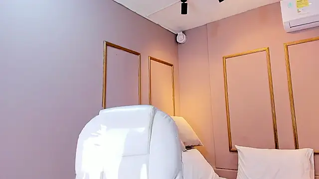 NahimiThompson Live XXX-Chat