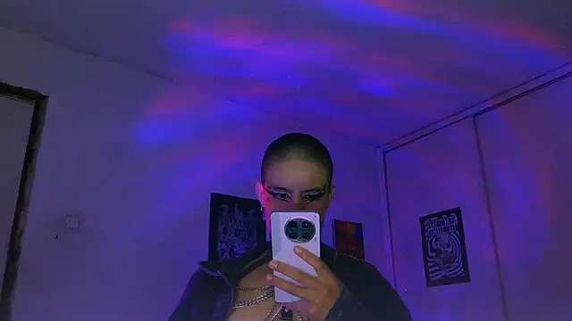 alex_one888 Live XXX Chat