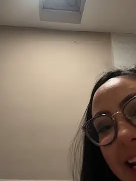 MileyGia Chat XXX in diretta