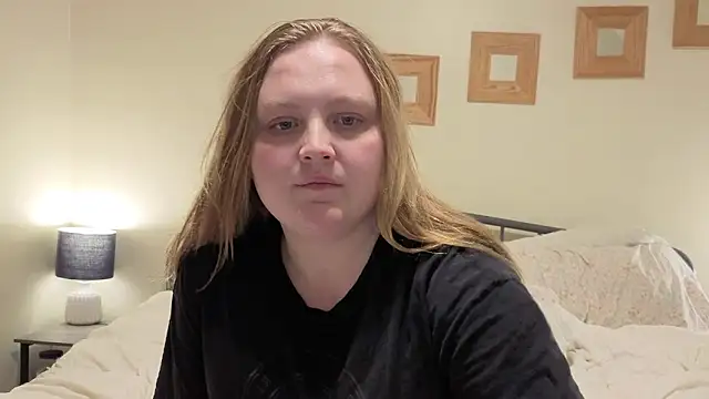 PhatAssBlond's Webcam Show