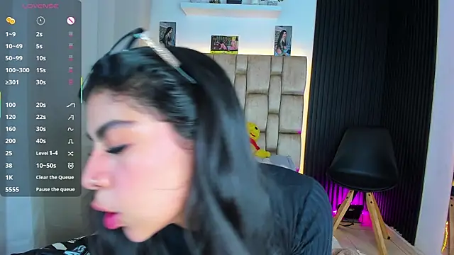 little_sophie18 élő XXX-chatje