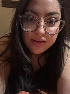 MileyGia élő XXX-chatje