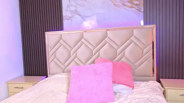 Chat +18 de MiaaFarrel ao vivo