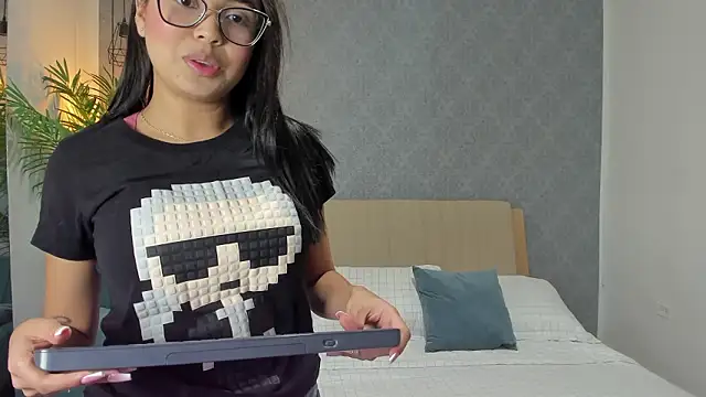 Онлайн чат XXX Lucia_Brown_