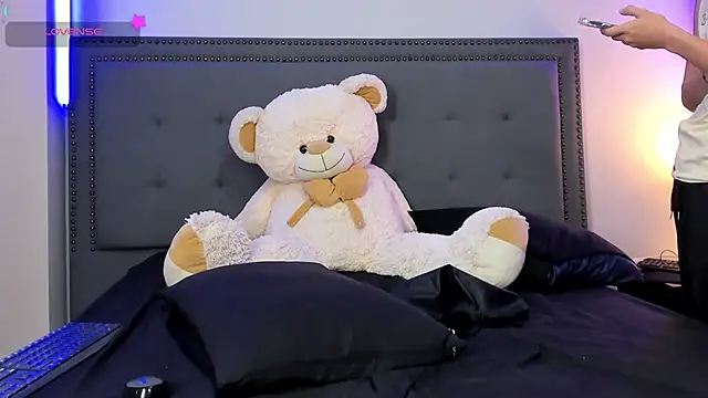 Chat +18 de Little_poetryy ao vivo