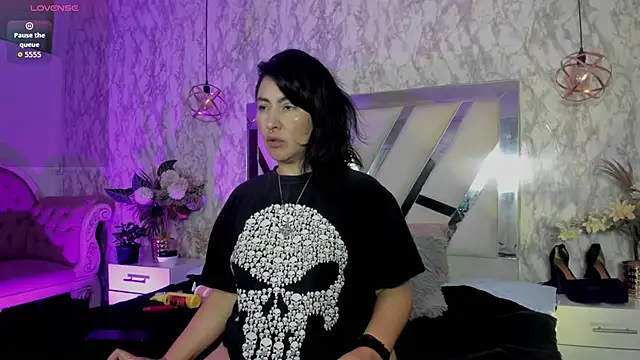 Chatroom XXX en direct de LILITH_LIBELULA