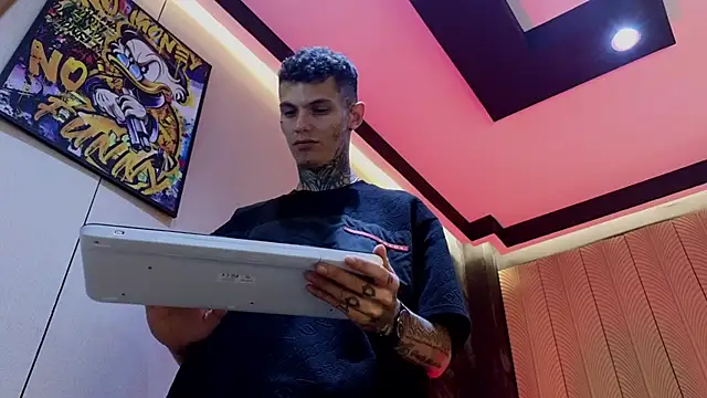 XXX chat uživo modela Paulo_527