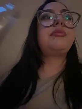 MileyGia élő XXX-chatje