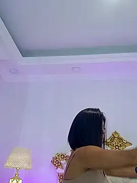 AnnyLoretsのライブXXXチャット