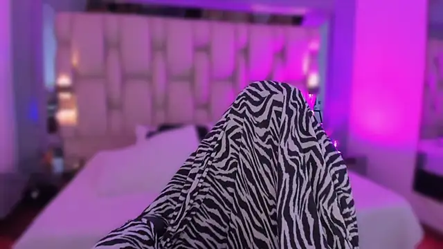 XXX chat uživo modela revenmiller_