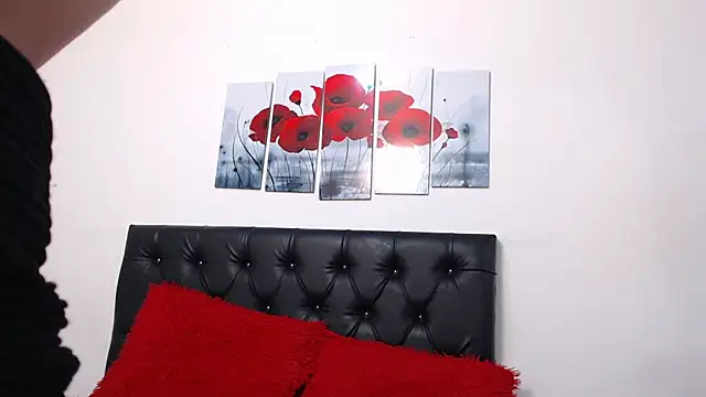 pinky_f00x Live XXX Chat