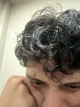 Noamilk's Live XXX Chat