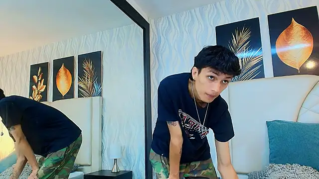 Lean_Portman লাইভ XXX চ্যাট