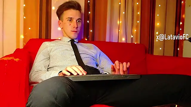 دردشة Midnighter_ الجنسية المباشرة