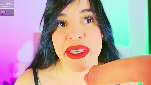 CharlootteEvans' Live XXX Chat