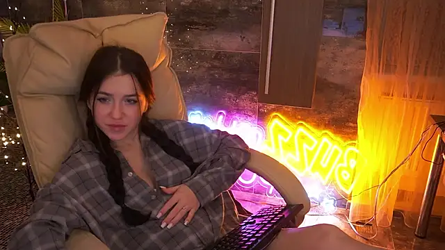 دردشة OliviaDesire الجنسية المباشرة