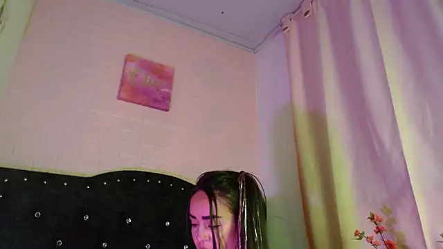 Chat +18 de Ambar_Rouxee ao vivo