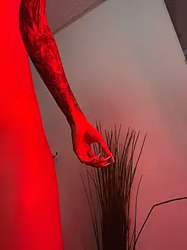 TweetiePieXXX's Live XXX Chat