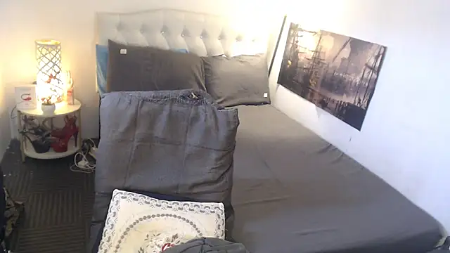 NinaDOM4CUM Show in webcam