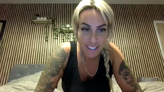 poppyinga1's Live XXX Chat