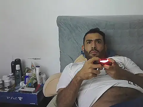 AlphaLatinoBear Live XXX-chat