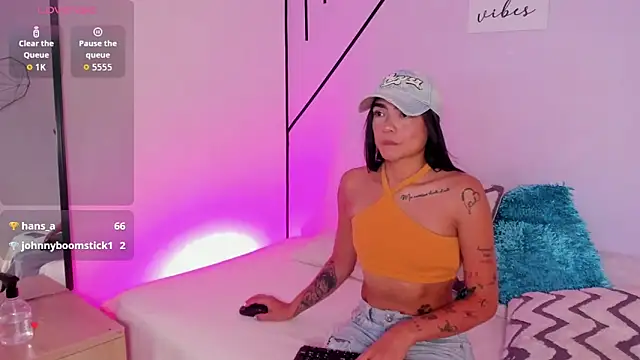 Czat XXX na żywo – MiahCornell_