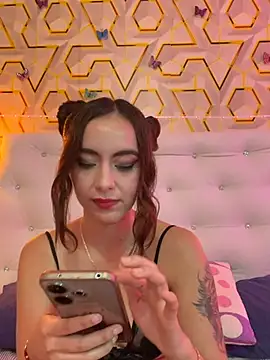 MelanyyJhonson15 即時 XXX 聊天