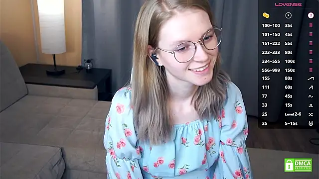 ToyaPletz's Live XXX Chat