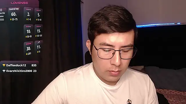 Онлайн чат XXX andrewmhilton_