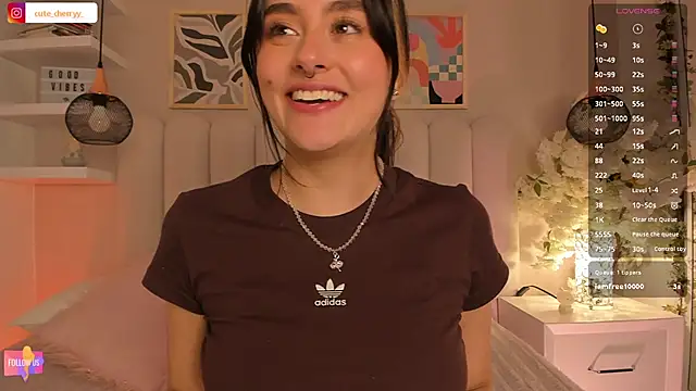 cute__cherry_'s Live XXX Chat