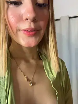 SweetBunnyGF Chat XXX in diretta