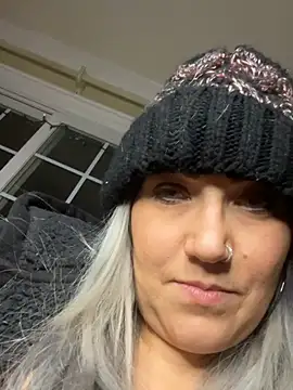 LittleMissEeve – Naživo XXX chat