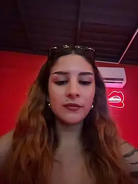 XXX chat uživo modela Mon_Cherry