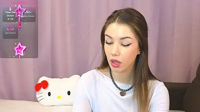 Chat +18 de ellie_kramer ao vivo